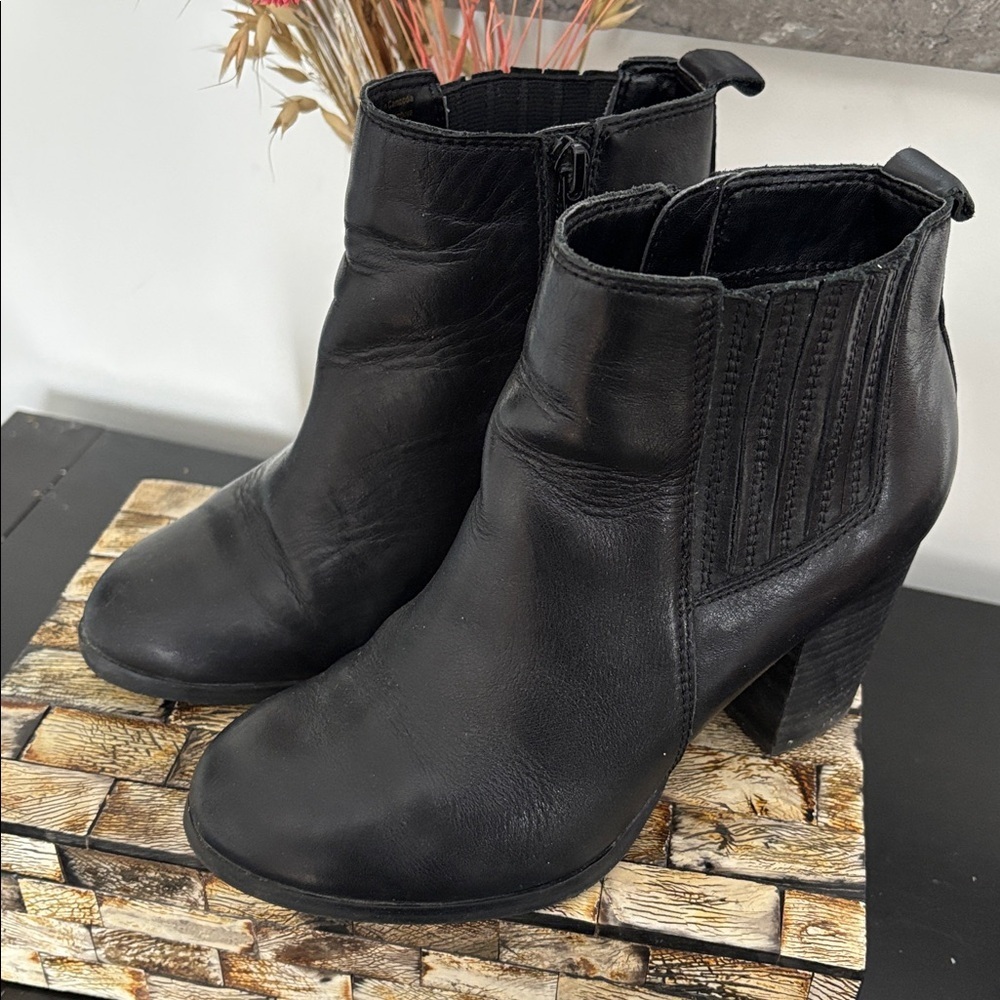 ALDO (6) Leather Ankle Boots Zipper Elastic Gusset 3" Heel Black - US 6 - Picture 11 of 12